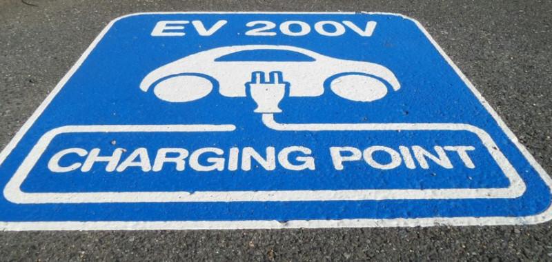 Solar PV Energy charging stations for electric vehicles: towards a 0 emissions mobility!